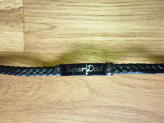 Lederarmband mit Metallplakette inkl. Gravur "Super Dad"